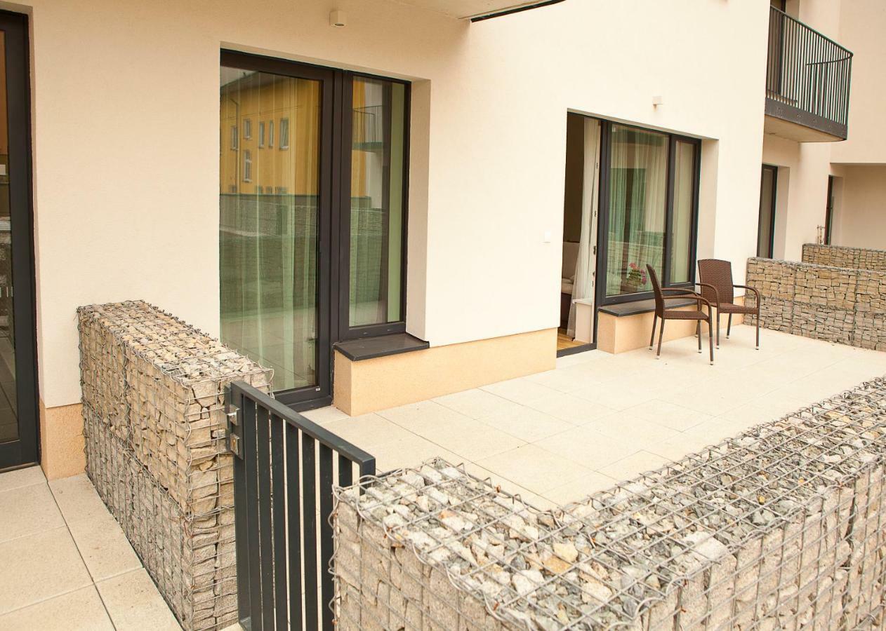 Sunny, Fully Furnished Studio Type With Terrace Plzeň Exterior foto